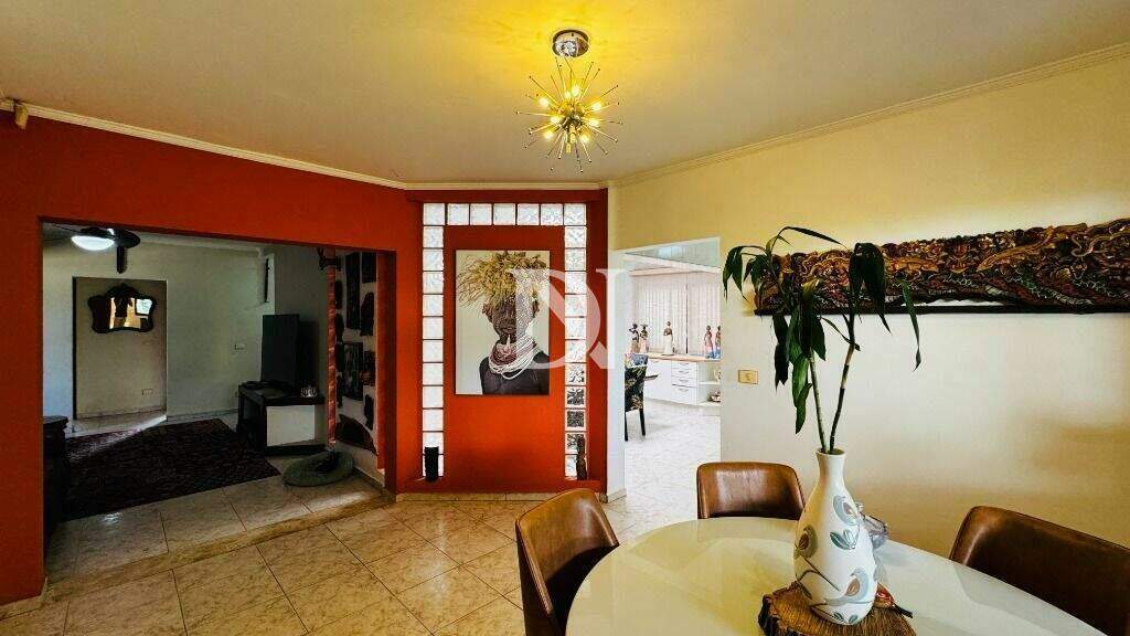Casa em condomínio à venda no Condomínio Monte Belo: 