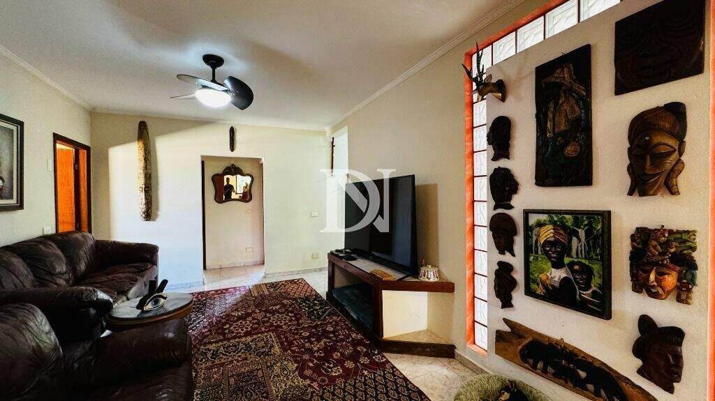 Casa em condomínio à venda no Condomínio Monte Belo: 