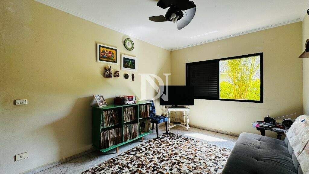 Casa em condomínio à venda no Condomínio Monte Belo: 