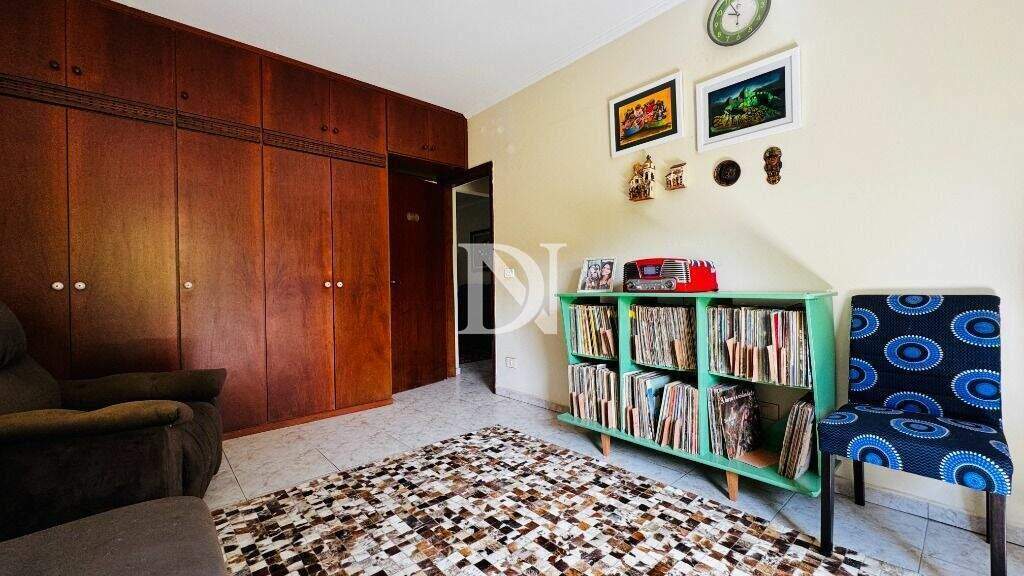 Casa em condomínio à venda no Condomínio Monte Belo: 
