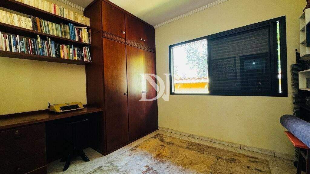 Casa em condomínio à venda no Condomínio Monte Belo: 