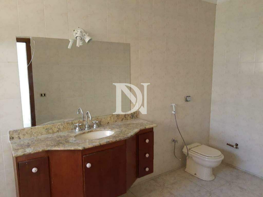 Casa em condomínio à venda no Condomínio Monte Belo: 