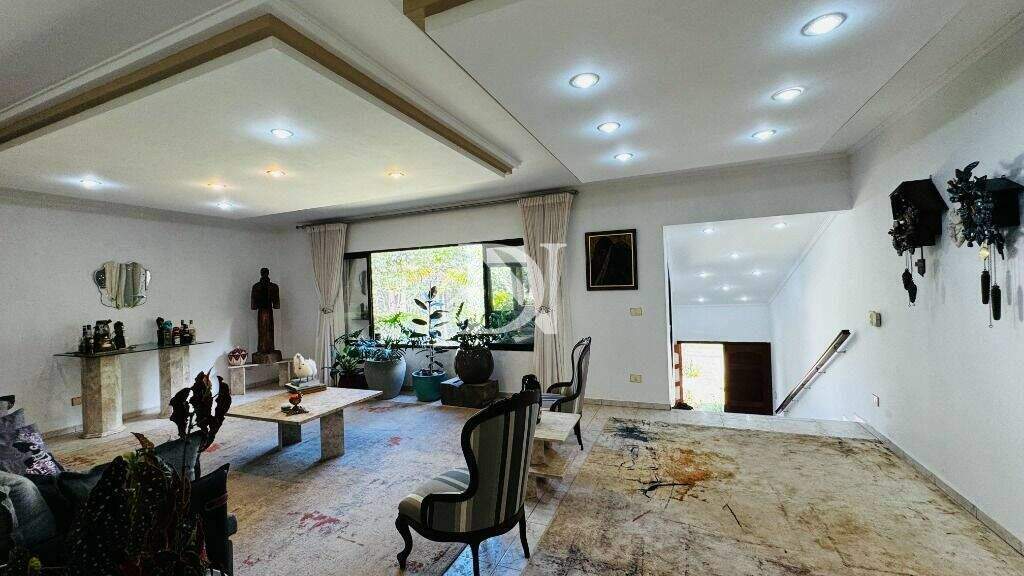 Casa em condomínio à venda no Condomínio Monte Belo: 