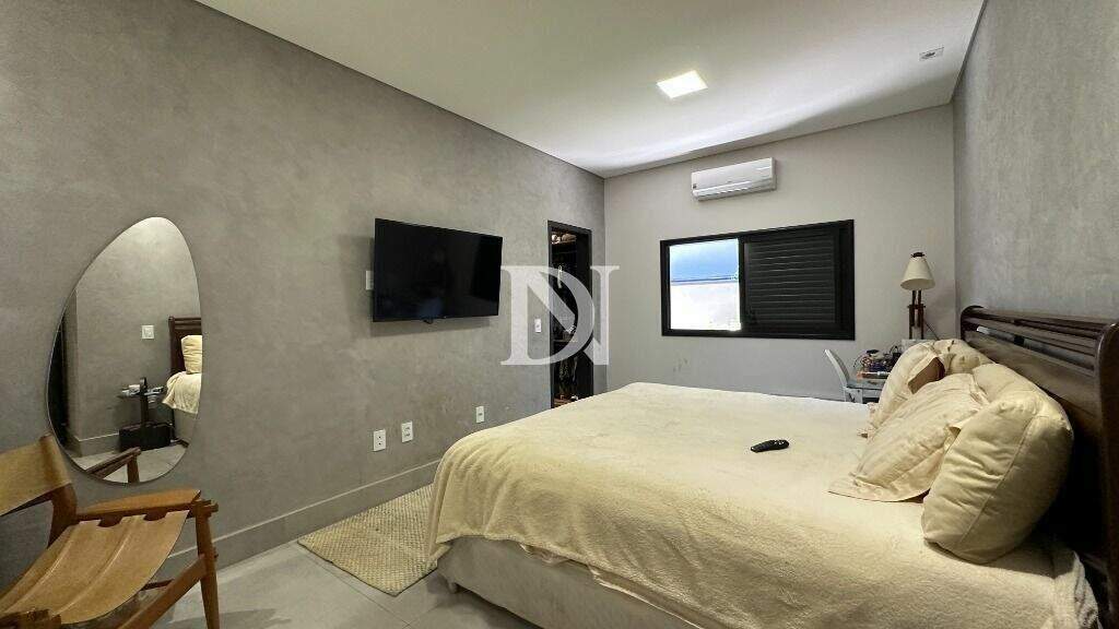 Casa em condomínio à venda no Jardim Buru: 