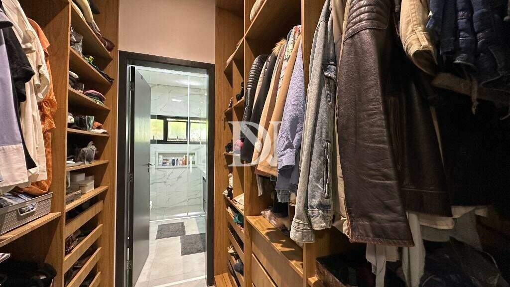 Casa em condomínio à venda no Jardim Buru: 