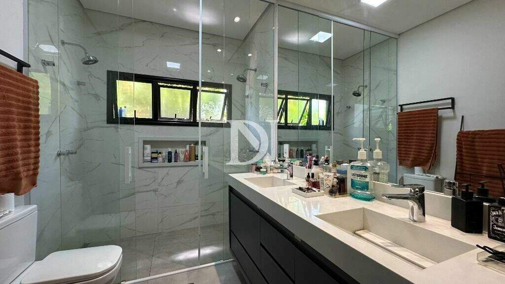 Casa em condomínio à venda no Jardim Buru: 
