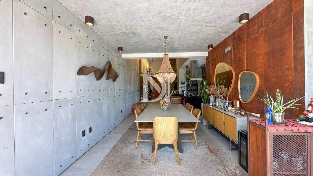 Casa em condomínio à venda no Jardim Buru: 