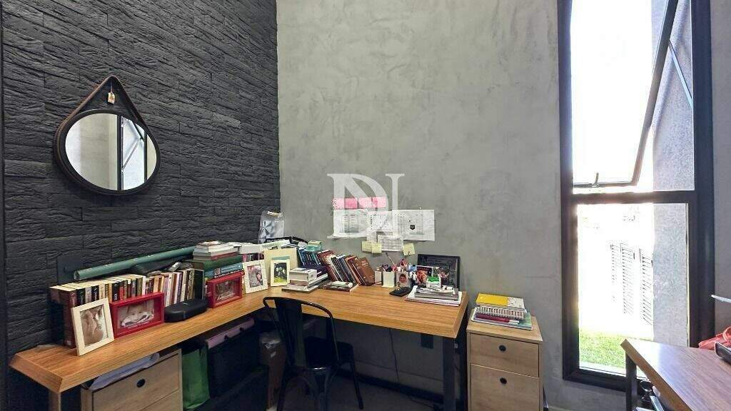 Casa em condomínio à venda no Jardim Buru: 