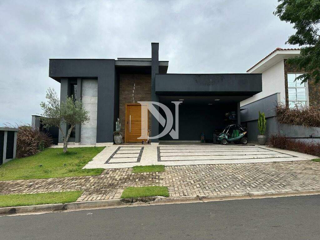 Casa em condomínio à venda no Jardim Buru: 
