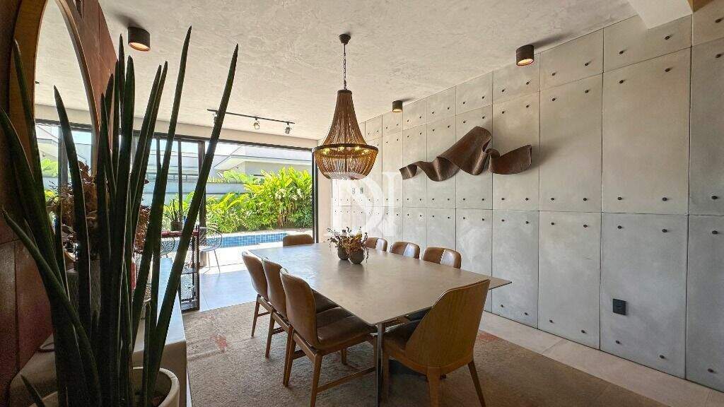 Casa em condomínio à venda no Jardim Buru: 