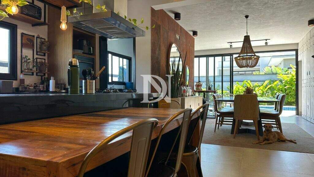 Casa em condomínio à venda no Jardim Buru: 