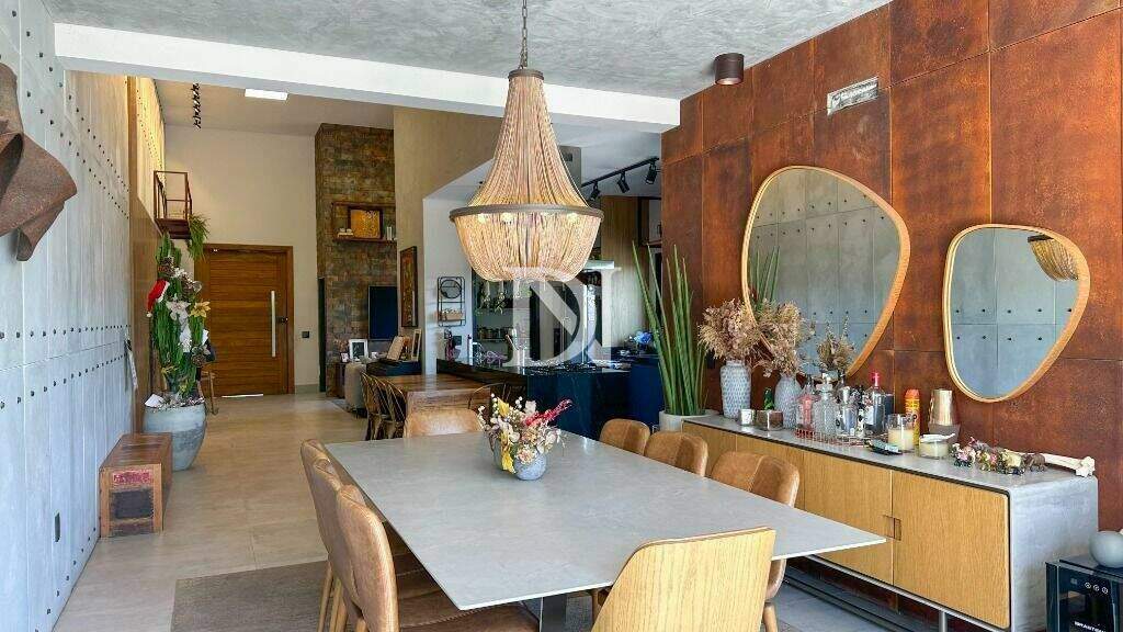 Casa em condomínio à venda no Jardim Buru: 