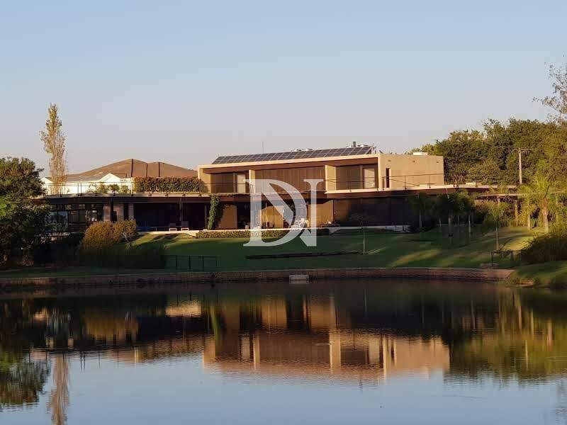 Casa em condomínio à venda no Condomínio Terras de São José: 