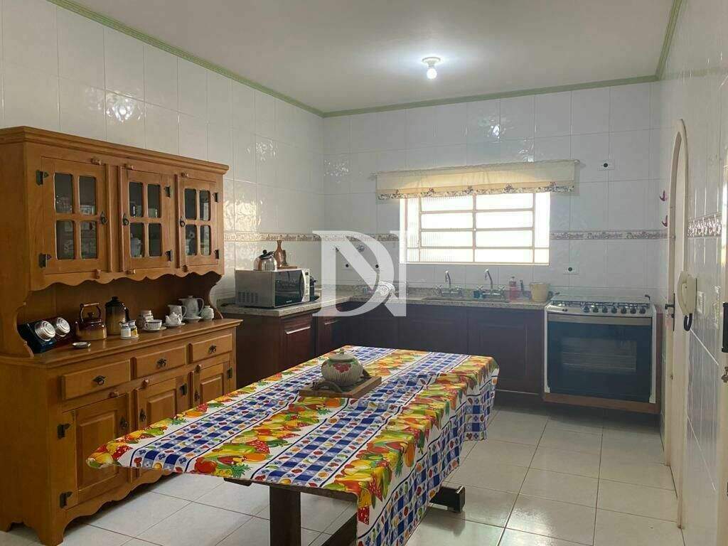 Casa em condomínio à venda no Condomínio Mangueiras de Itu: 