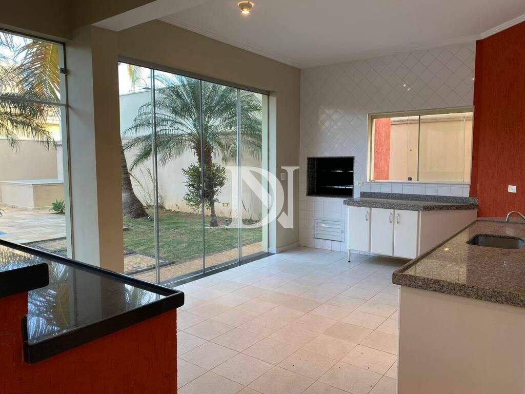 Casa em condomínio à venda no Jardim Theodora: 