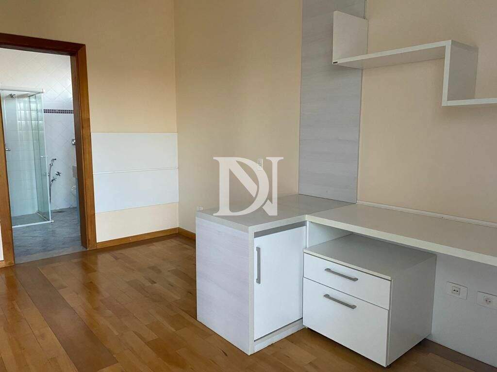 Casa em condomínio à venda no Jardim Theodora: 