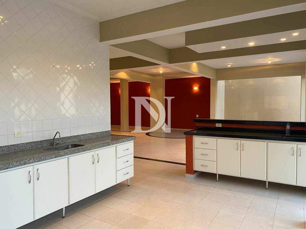 Casa em condomínio à venda no Jardim Theodora: 