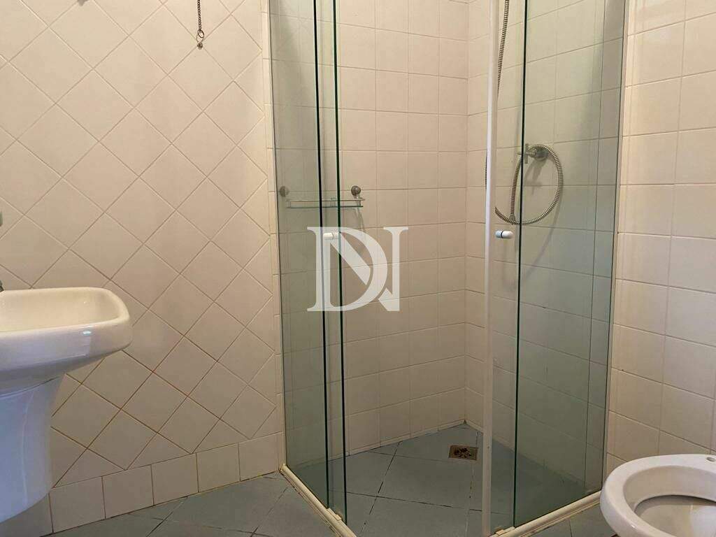 Casa em condomínio à venda no Jardim Theodora: 