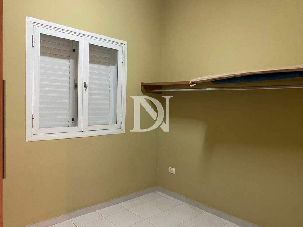 Casa em condomínio à venda no Jardim Theodora: 