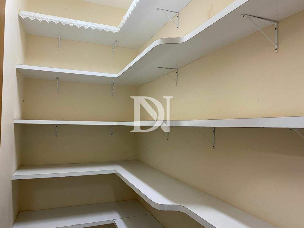 Casa em condomínio à venda no Jardim Theodora: 