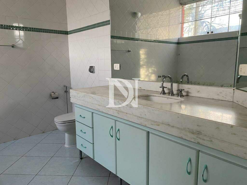 Casa em condomínio à venda no Jardim Theodora: 