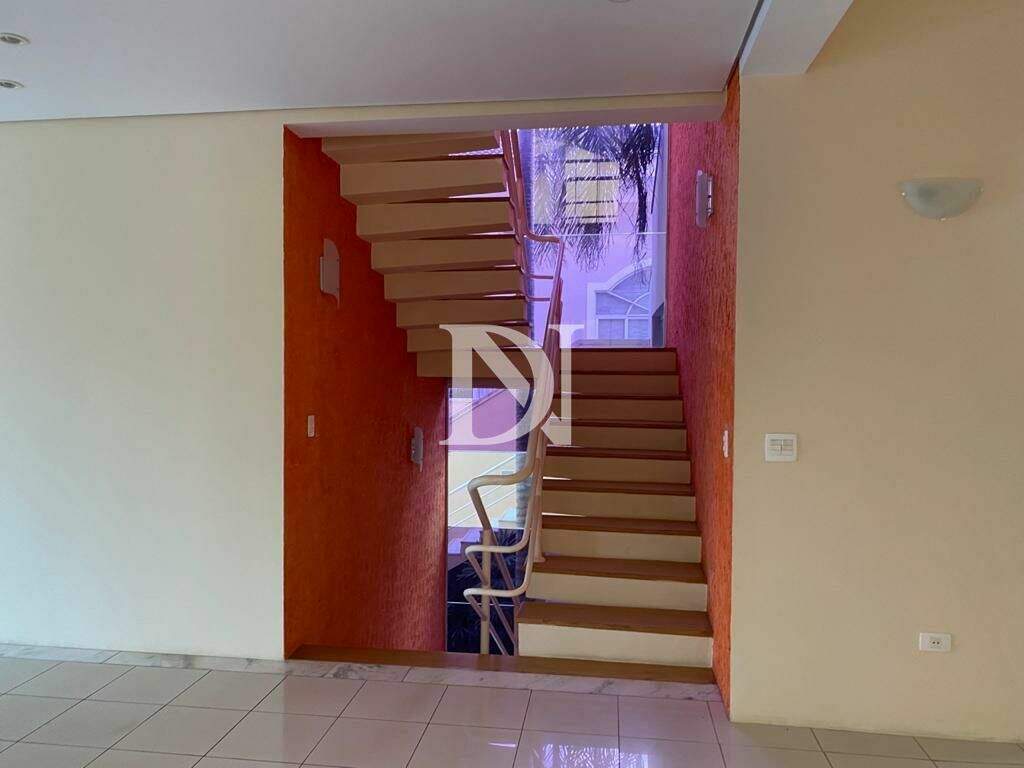 Casa em condomínio à venda no Jardim Theodora: 