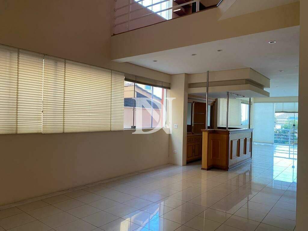 Casa em condomínio à venda no Jardim Theodora: 