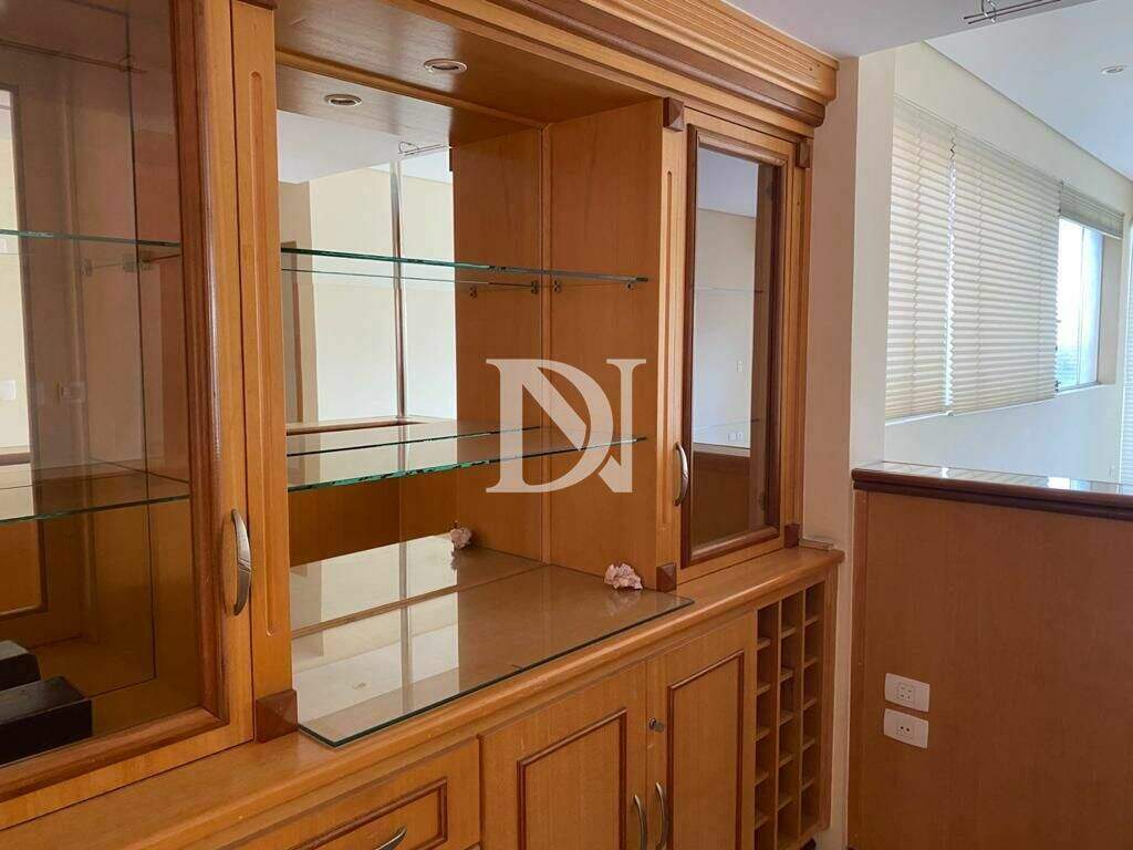 Casa em condomínio à venda no Jardim Theodora: 
