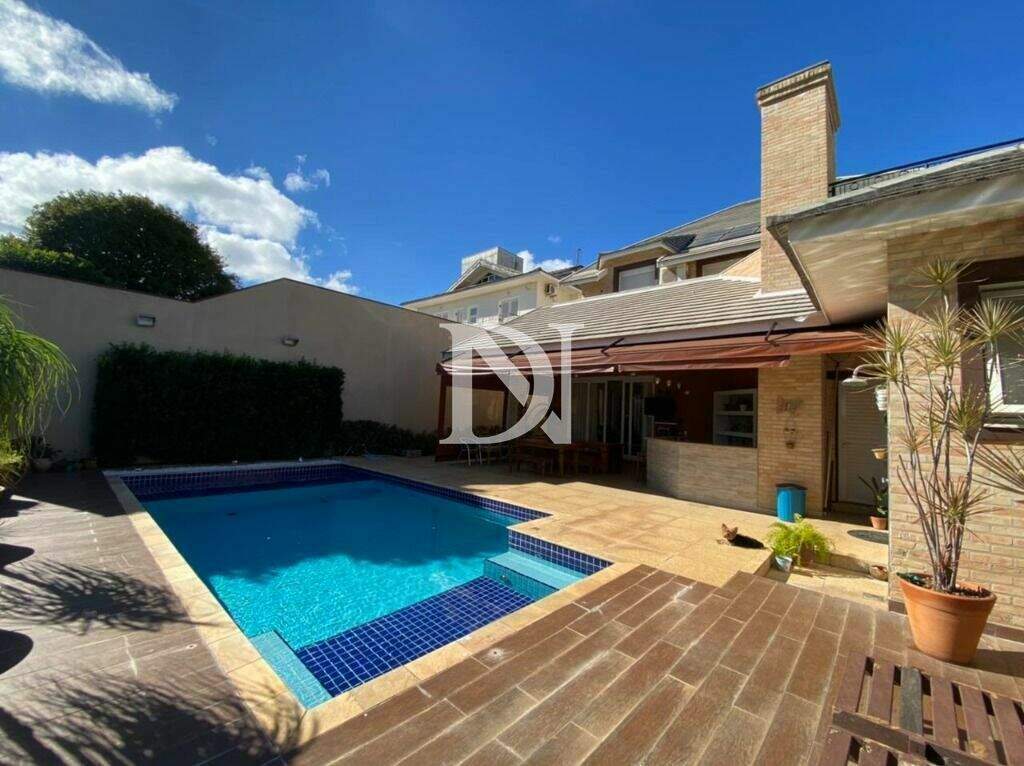 Casa em condomínio à venda no Jardim Theodora: 
