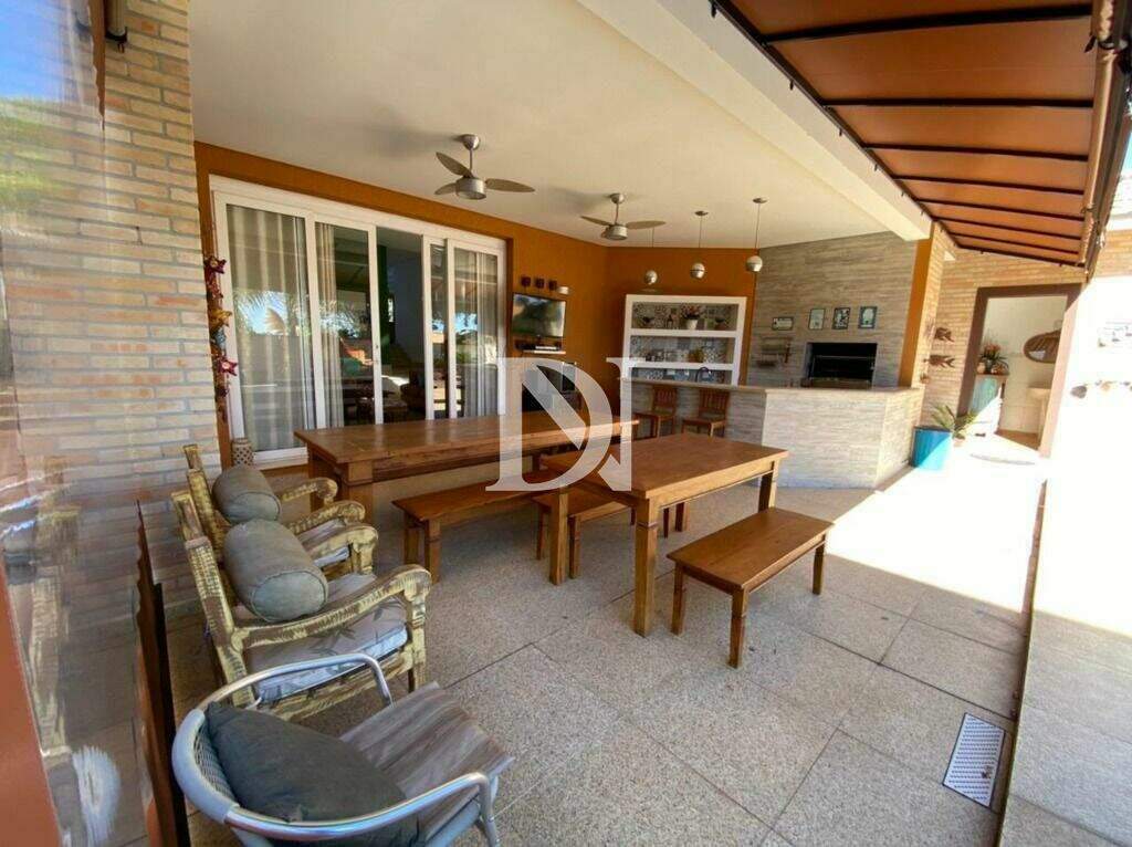 Casa em condomínio à venda no Jardim Theodora: 