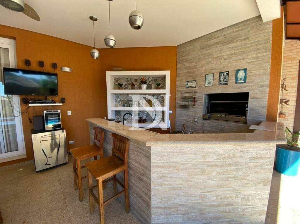 Casa em condomínio à venda no Jardim Theodora: 