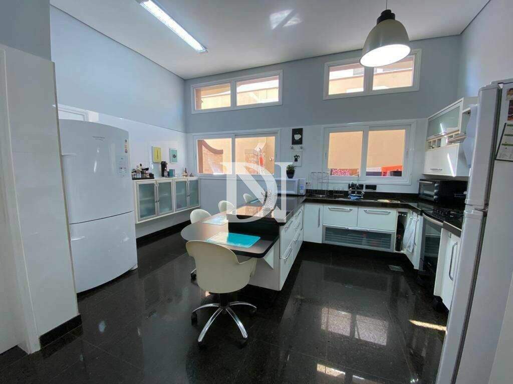 Casa em condomínio à venda no Jardim Theodora: 