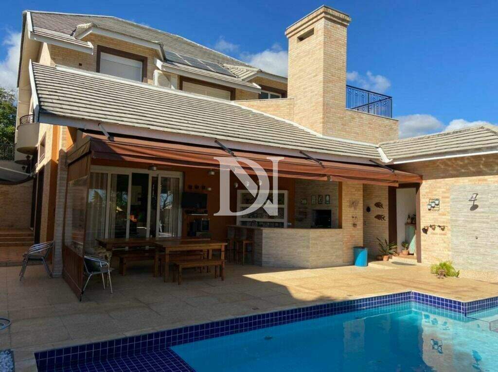 Casa em condomínio à venda no Jardim Theodora: 