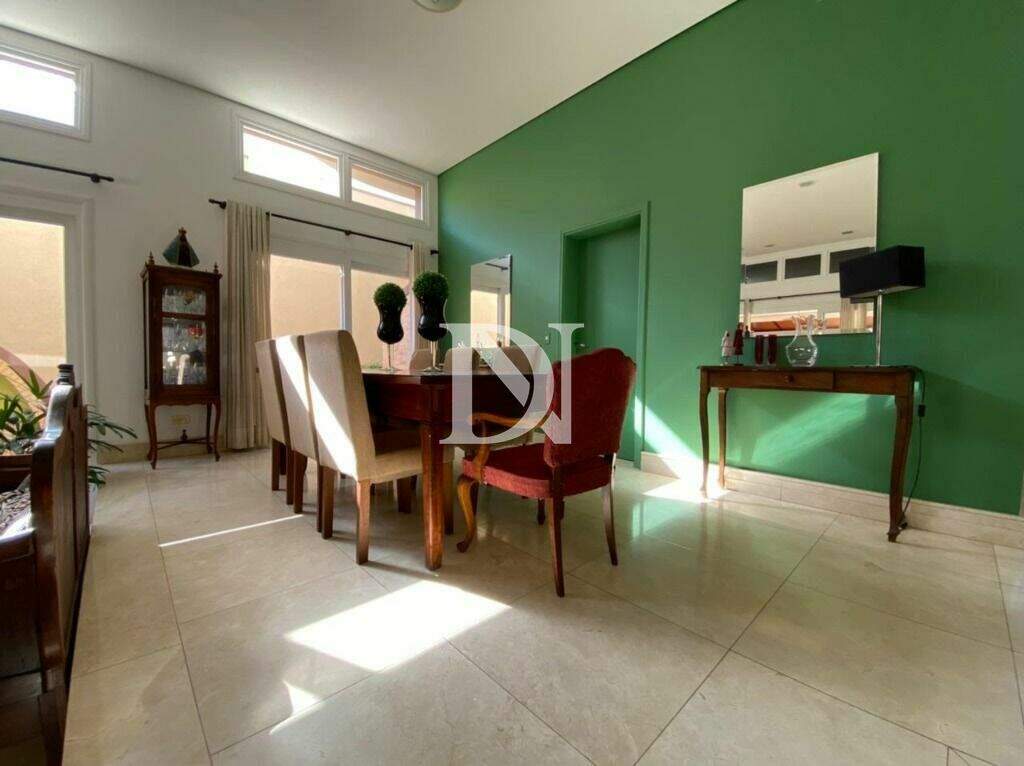 Casa em condomínio à venda no Jardim Theodora: 