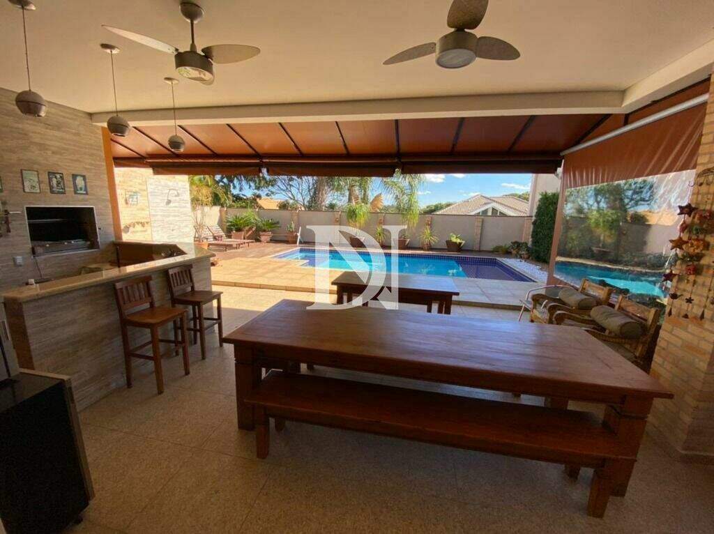 Casa em condomínio à venda no Jardim Theodora: 