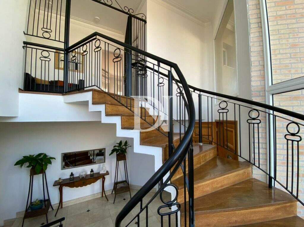 Casa em condomínio à venda no Jardim Theodora: 