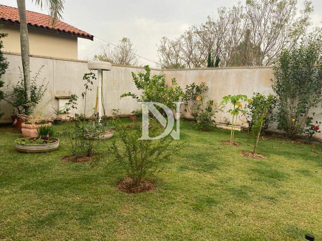 Casa em condomínio à venda no Jardim Theodora: 