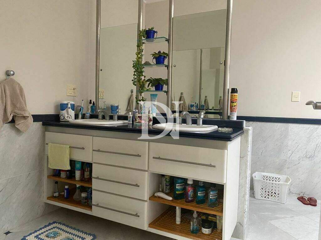 Casa em condomínio à venda no Jardim Theodora: 