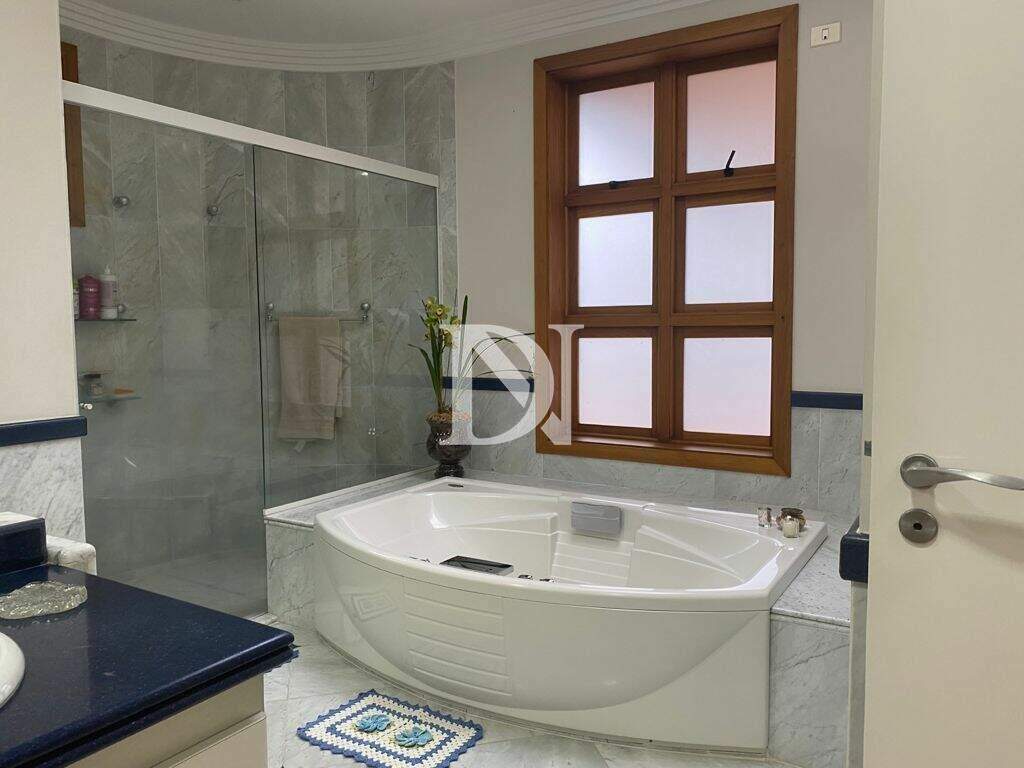 Casa em condomínio à venda no Jardim Theodora: 