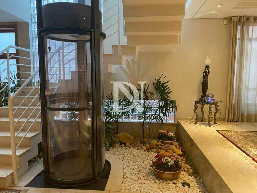 Casa em condomínio à venda no Jardim Theodora: 
