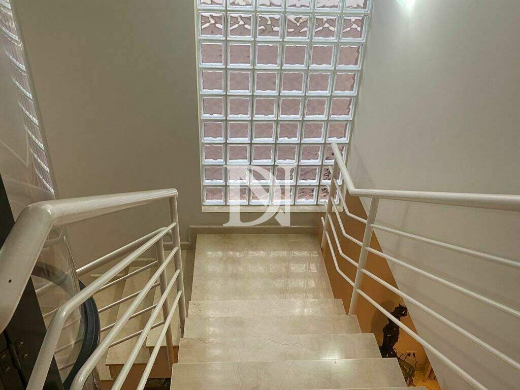 Casa em condomínio à venda no Jardim Theodora: 