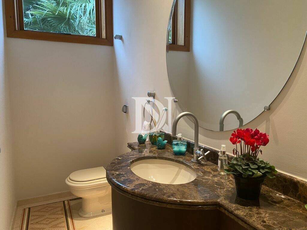 Casa em condomínio à venda no Jardim Theodora: 