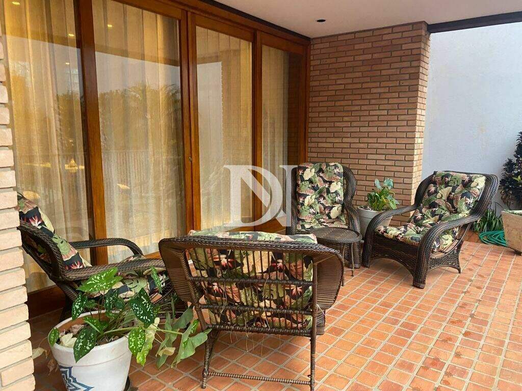 Casa em condomínio à venda no Jardim Theodora: 