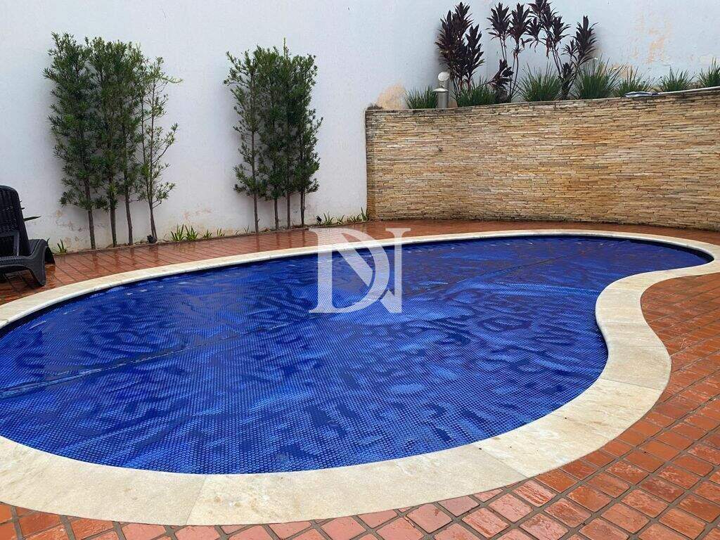 Casa em condomínio à venda no Jardim Theodora: 