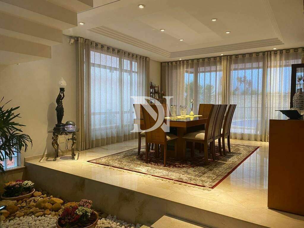 Casa em condomínio à venda no Jardim Theodora: 