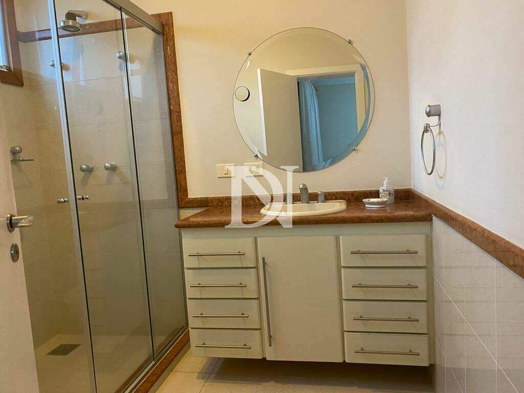 Casa em condomínio à venda no Jardim Theodora: 