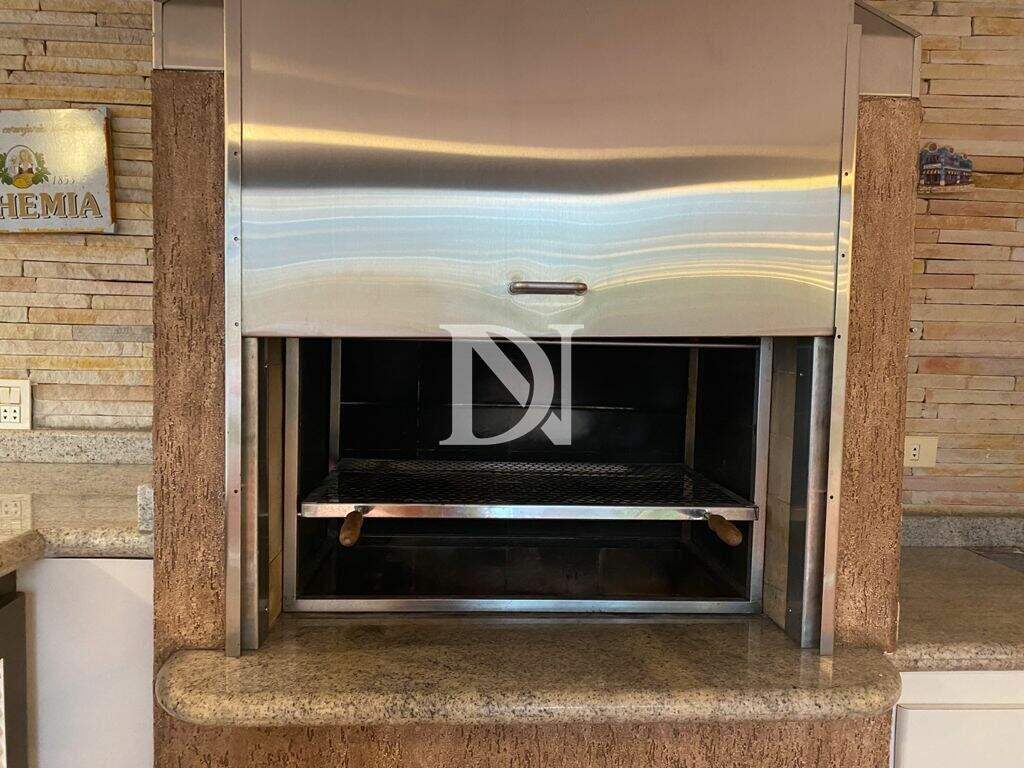 Casa em condomínio à venda no Jardim Theodora: 