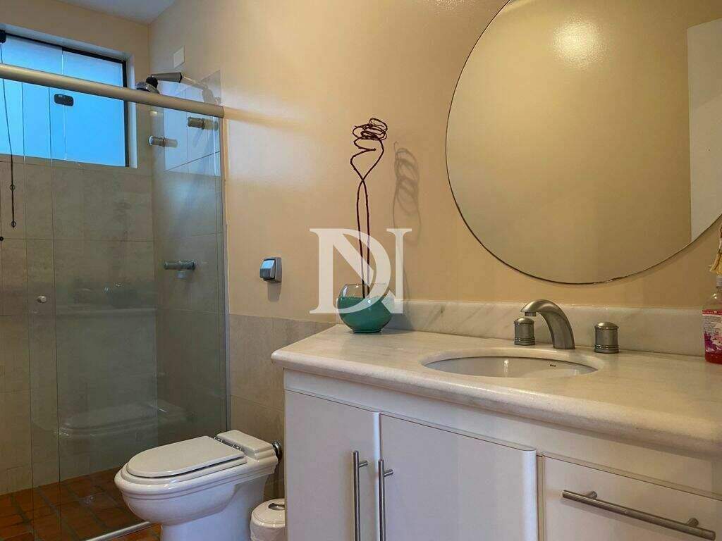 Casa em condomínio à venda no Jardim Theodora: 