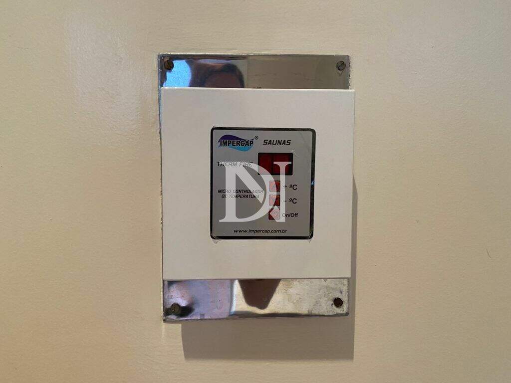 Casa em condomínio à venda no Jardim Theodora: 