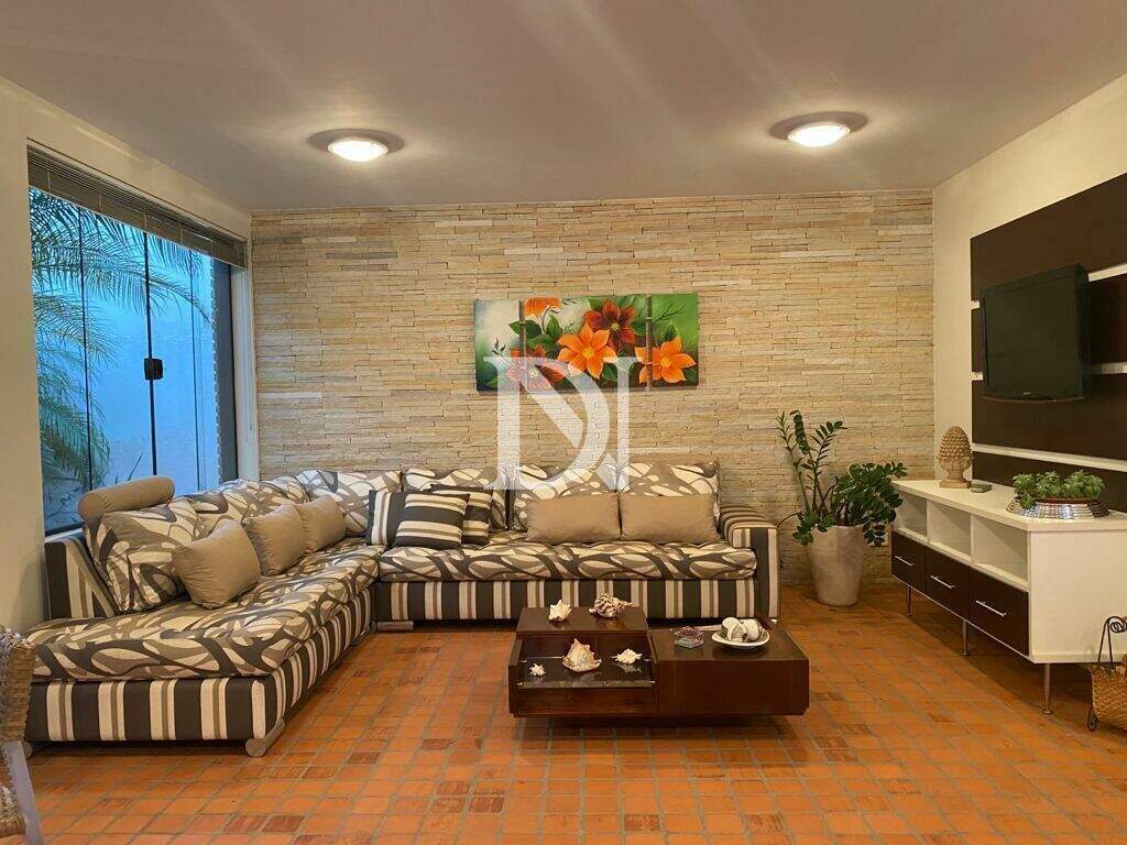 Casa em condomínio à venda no Jardim Theodora: 